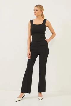 Una modella di abbigliamento all'ingrosso indossa 6032 - Black Knitwear, vendita all'ingrosso turca di Maglione di Setre