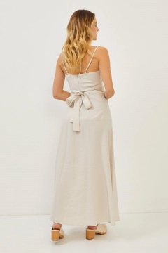 Ein Bekleidungsmodell aus dem Großhandel trägt 6166 - Beige Dress, türkischer Großhandel Kleid von Setre