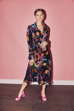 Een kledingmodel uit de groothandel draagt 2021 - Black Dress, Turkse groothandel Jurk van Setre