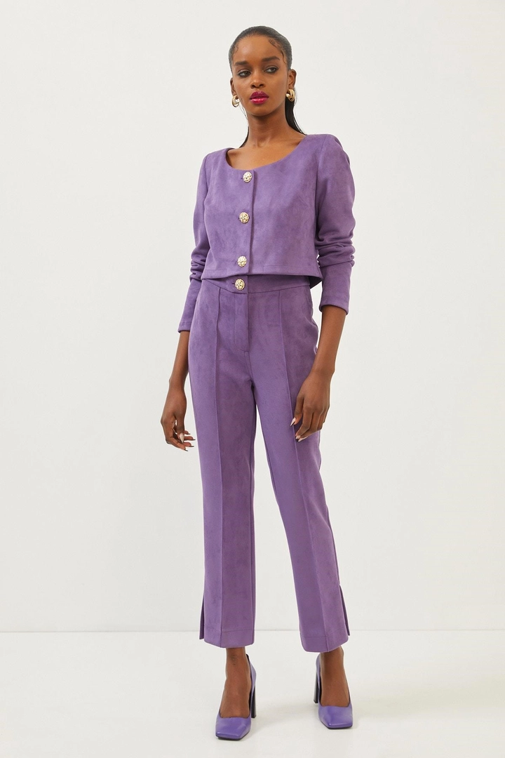 Ένα μοντέλο χονδρικής πώλησης ρούχων φοράει 16274 - Jacket - Purple, τούρκικο Μπουφάν χονδρικής πώλησης από Setre
