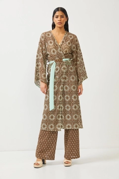 A wholesale clothing model wears 10403 - Kimono - Brown, Turkish wholesale Kimono of Setre