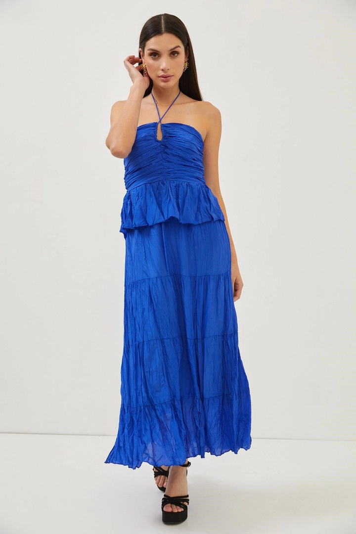 Bir model, Setre toptan giyim markasının 12547 - Dress - Saxe toptan Elbise ürününü sergiliyor.
