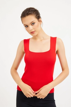 Un mannequin de vêtements en gros porte 24656 - Blouse - Red, Chemisier en gros de Setre en provenance de Turquie