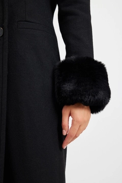 Veleprodajni model oblačil nosi 28960 - Coat - Black, turška veleprodaja Plašč od Setre