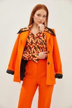 Ένα μοντέλο χονδρικής πώλησης ρούχων φοράει 28985 - Suit - Orange, τούρκικο Ταγέρ χονδρικής πώλησης από Setre