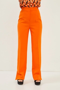 Ένα μοντέλο χονδρικής πώλησης ρούχων φοράει 28985 - Suit - Orange, τούρκικο Ταγέρ χονδρικής πώλησης από Setre