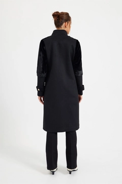 Veleprodajni model oblačil nosi 20390 - Coat - Ecru, turška veleprodaja Plašč od Setre
