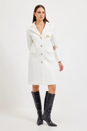 A model wears 30659 - Coat - Cream, wholesale undefined of Setre to display at Lonca