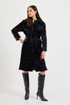 Una modelo de ropa al por mayor lleva 30662 - Coat - Black, Abrigo turco al por mayor de Setre