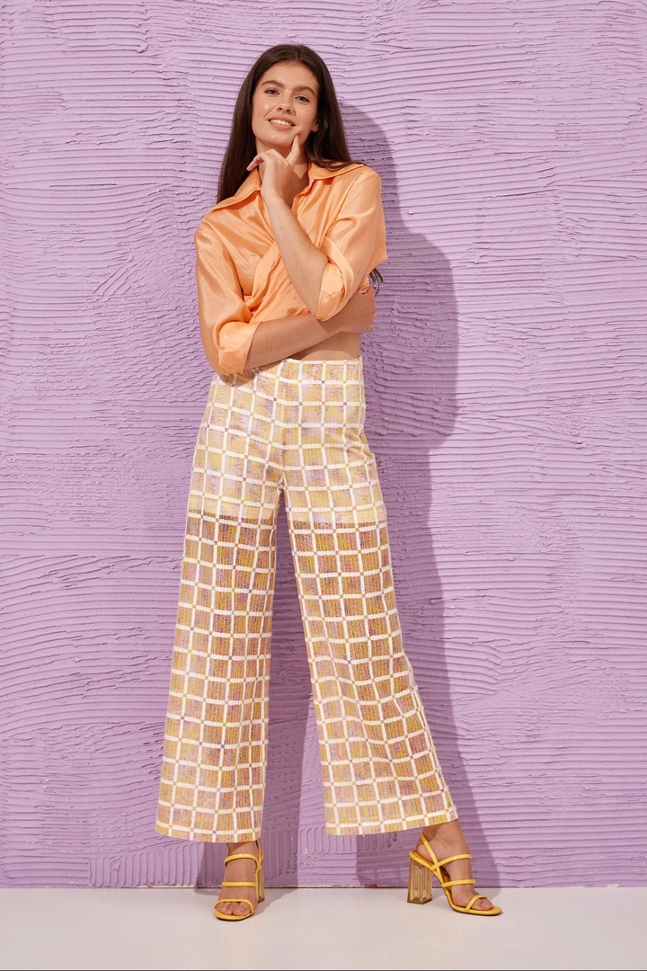A wholesale clothing model wears 45249 - Trousers - Yellow, Turkish wholesale Pants of Setre