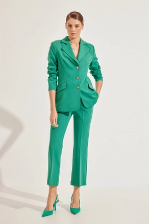 A model wears 47214 - Suit - Green, wholesale undefined of Setre to display at Lonca