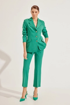 Ένα μοντέλο χονδρικής πώλησης ρούχων φοράει 47214 - Suit - Green, τούρκικο Ταγέρ χονδρικής πώλησης από Setre