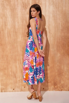 Bir model, Setre toptan giyim markasının 40944 - Dress - Pink And Orange toptan Elbise ürününü sergiliyor.