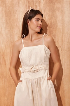 Un mannequin de vêtements en gros porte 40947 - Dress - Beige, Robe en gros de Setre en provenance de Turquie