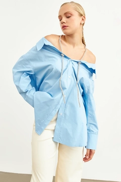 Ένα μοντέλο χονδρικής πώλησης ρούχων φοράει str10803-tunic-baby-blue, τούρκικο τουνίκ χονδρικής πώλησης από Setre