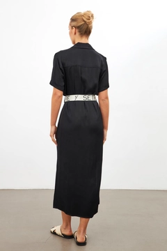 Una modella di abbigliamento all'ingrosso indossa str11419-dress-black, vendita all'ingrosso turca di Vestito di Setre