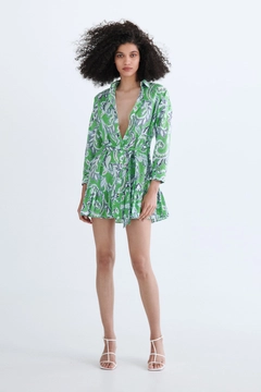 Ένα μοντέλο χονδρικής πώλησης ρούχων φοράει SBE10060 - Dress - Green, τούρκικο Φόρεμα χονδρικής πώλησης από Sobe