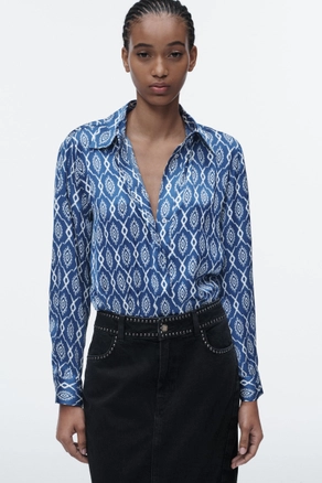 A model wears SBE10078 - Shirt - Blue, wholesale Shirt of Sobe to display at Lonca