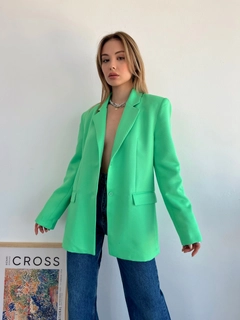 Ein Bekleidungsmodell aus dem Großhandel trägt SBE10094 - Jacket - Green, türkischer Großhandel Jacke von Sobe