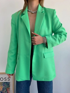 Una modella di abbigliamento all'ingrosso indossa SBE10094 - Jacket - Green, vendita all'ingrosso turca di Giacca di Sobe