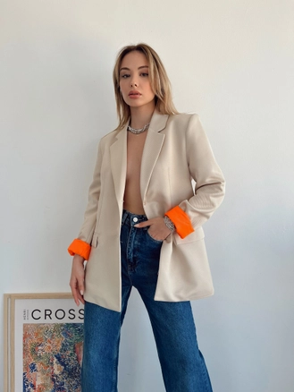A model wears SBE10090 - Jacket - Beige, wholesale Jacket of Sobe to display at Lonca