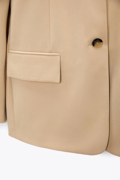 Ein Bekleidungsmodell aus dem Großhandel trägt SBE10274 - Jacket - Beige, türkischer Großhandel Jacke von Sobe