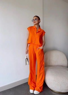 A wholesale clothing model wears SBE10367 - Suit - Orange, Turkish wholesale Suit of Sobe