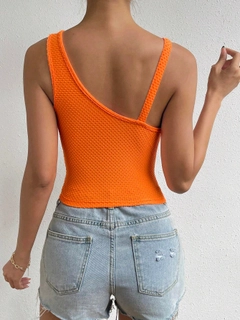 A wholesale clothing model wears SBE10494 - Crop Athlete - Orange, Turkish wholesale Crop Top of Sobe
