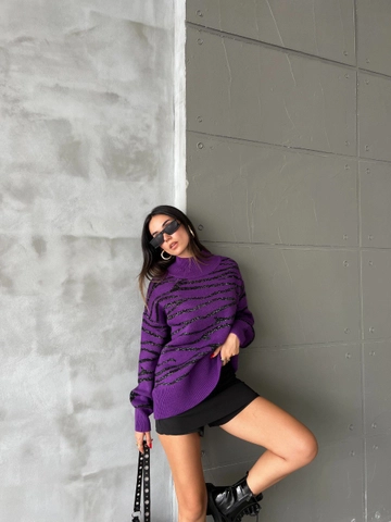 A wholesale clothing model wears  Sweater - Purple
, Turkish wholesale Sweater of Sobe
