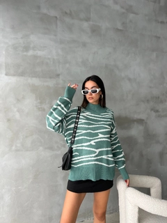 A wholesale clothing model wears sbe10708-sweater-mint-green, Turkish wholesale Sweater of Sobe