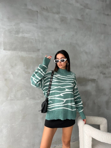 A wholesale clothing model wears  Sweater - Mint Green
, Turkish wholesale Sweater of Sobe