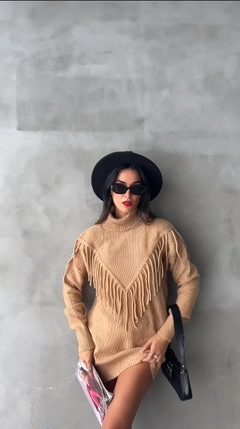 A wholesale clothing model wears sbe10896-sweater-camel, Turkish wholesale Sweater of Sobe
