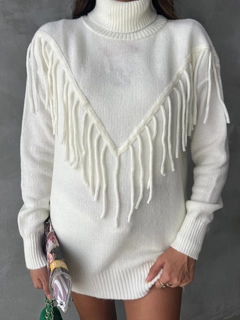 A wholesale clothing model wears sbe10922-sweater-ecru, Turkish wholesale Sweater of Sobe