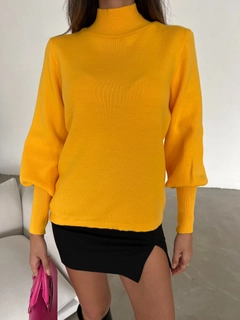 A wholesale clothing model wears sbe11062-sweater-yellow, Turkish wholesale Sweater of Sobe
