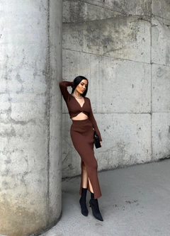 A wholesale clothing model wears sbe11418-suit-brown, Turkish wholesale Suit of Sobe