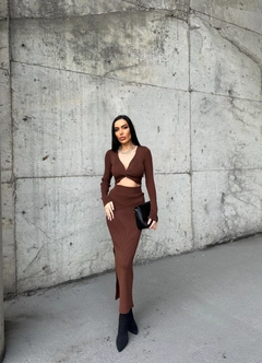 A wholesale clothing model wears sbe11418-suit-brown, Turkish wholesale Suit of Sobe