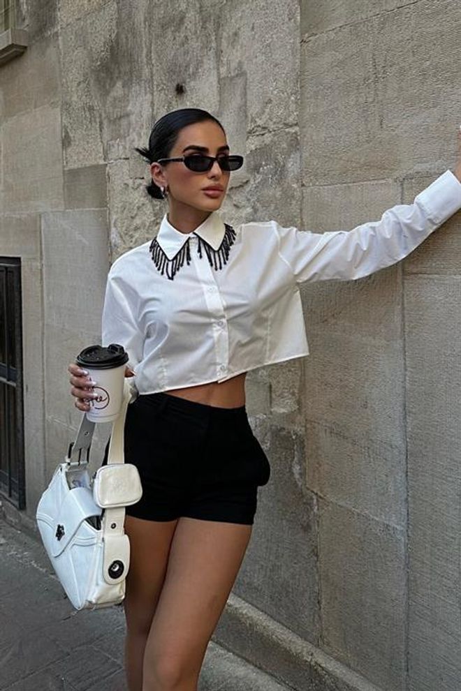 Sobe Istanbul Camicia Con Nappa E Perline Sul Colletto Bianca Abbigliamento all'ingrosso Casuale
