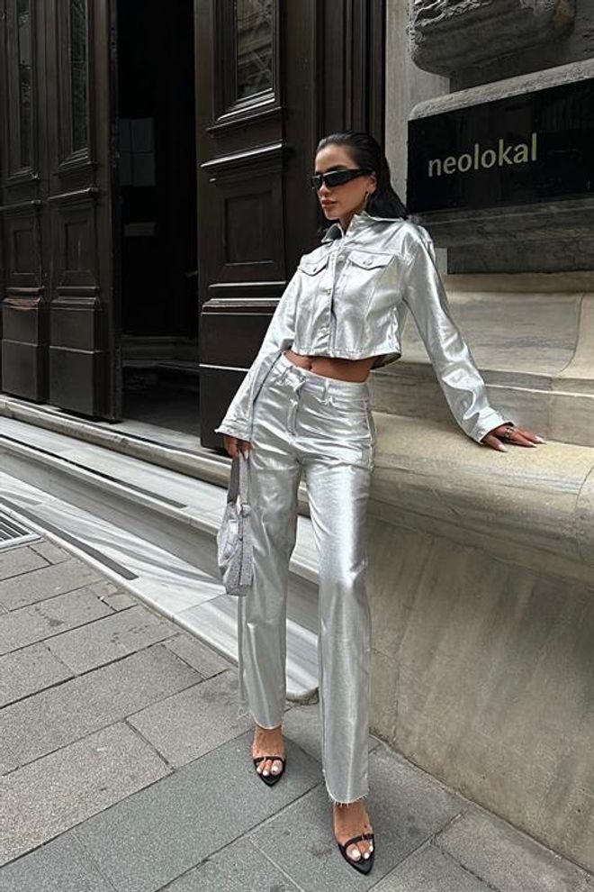 Sobe Istanbul Set Aus Jacke Und Hose In Metallic Silber Großhandelskleidung Lässig