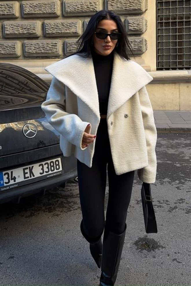 Sobe Istanbul Weißer Einreihiger Mantel In Oversized Passform Großhandelskleidung Lässig