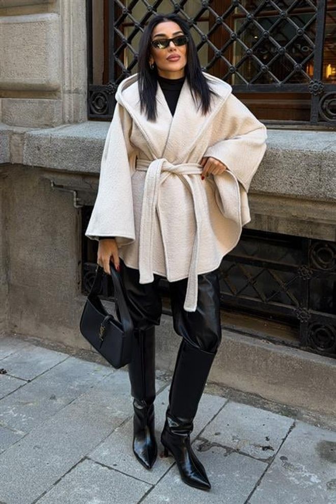 Sobe Istanbul Бежово Пончо С Шал Яка И Уголемена Форма Дрехи на едро Скромна мода