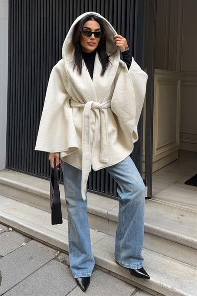 Sobe Istanbul Бяло Небрежно Пончо С Качулка Дрехи на едро Небрежен