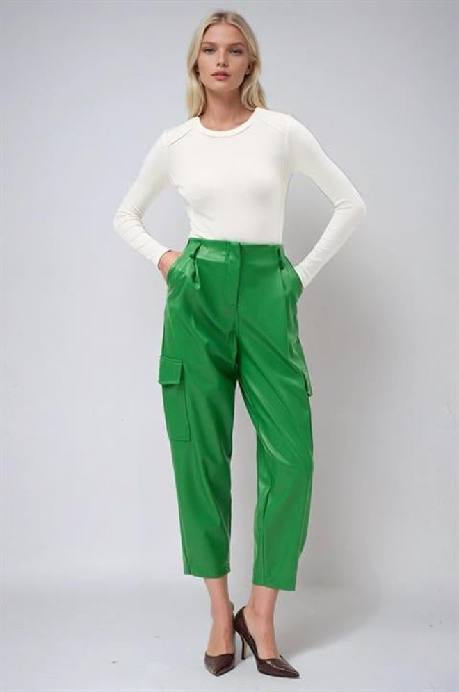 Sobe Istanbul بنطال أخضر عالي الخصر قصير بنمط كارغو ملابس بالجملة غير رسمي