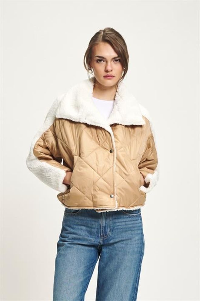 Sobe Istanbul Giacca Puffer Beige Con Design Trapuntato E Colletto Dentellato Abbigliamento all'ingrosso Casuale