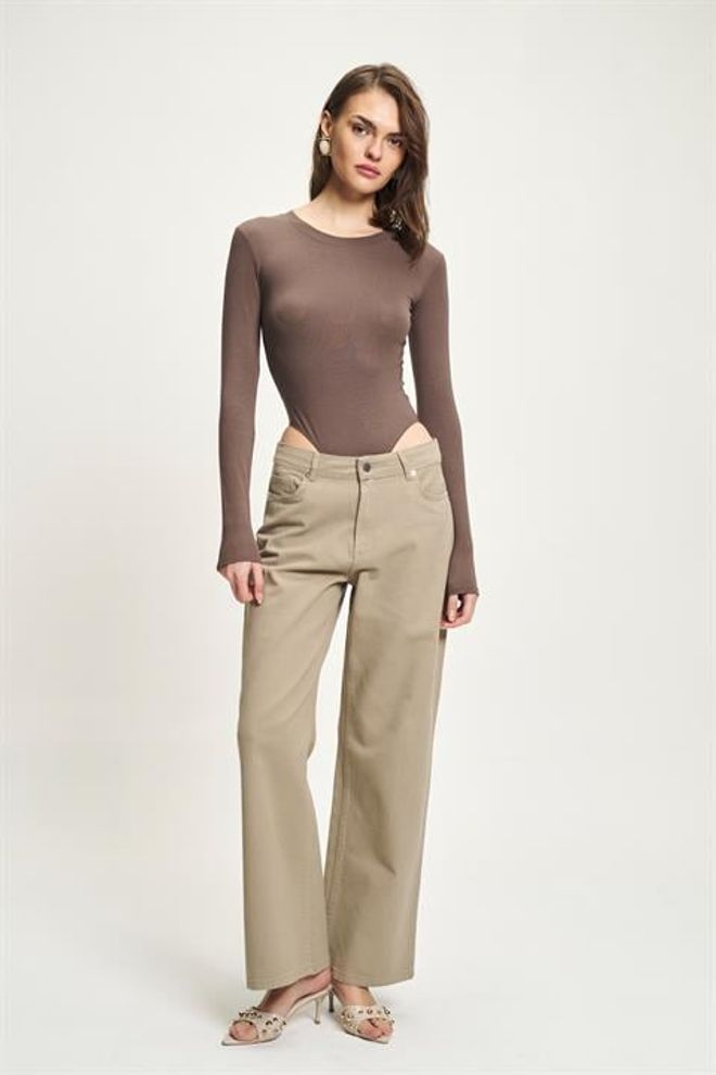 Sobe Istanbul Beige Mom Hose Mit Geradem Bein Und Geknöpftem Verschluss Großhandelskleidung Lässig