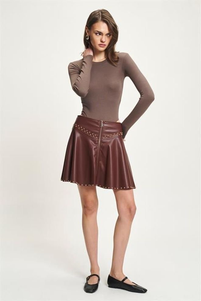 Sobe Istanbul Brown Flared Mini Skirt With Mid Waist Zip Closure Wholesale Clothing 1