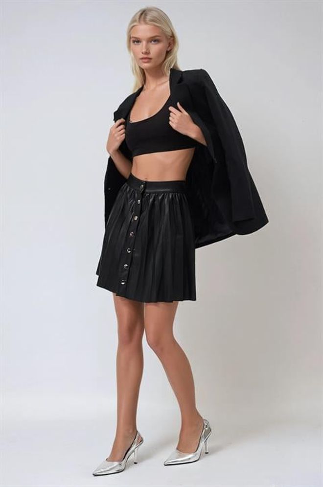 Sobe Istanbul Black Pleated Mini Skirt With Buttoned Closure Wholesale Clothing 1