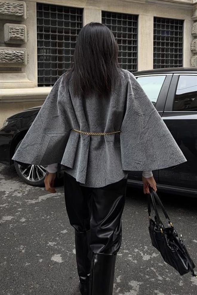 Sobe Istanbul Сиво Елегантно Уголемено Пончо С Високо Деколте Дрехи на едро Коледа