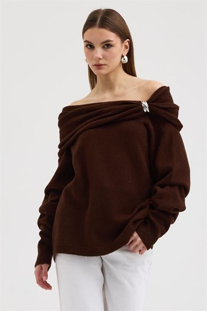 Sobe Istanbul Brauner Pullover Mit Schulterfreiem Ausschnitt Und Langem Ärmel Großhandelskleidung Lounge