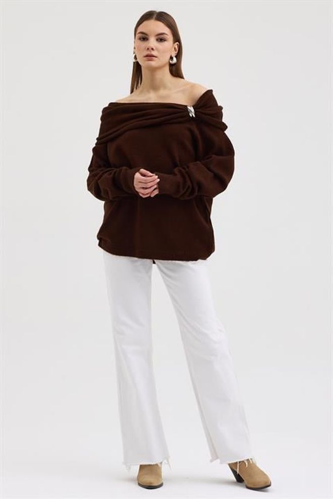 Sobe Istanbul Brauner Pullover Mit Schulterfreiem Ausschnitt Und Langem Ärmel Großhandelskleidung Sexy