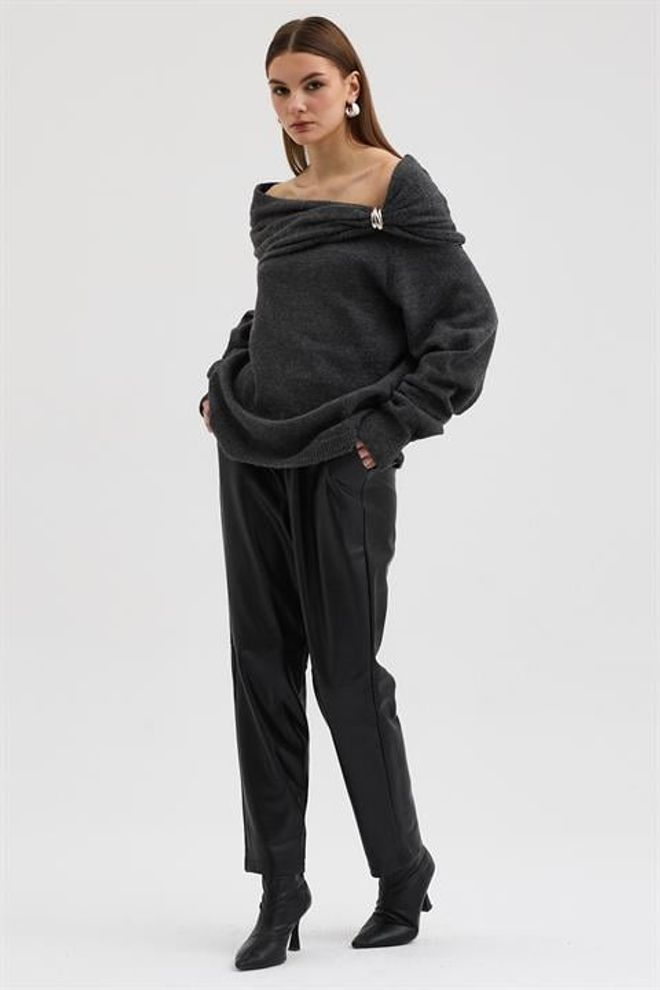 Sobe Istanbul Grau Oversized Pullover Mit Schulterfreiem Ausschnitt Großhandelskleidung Sexy